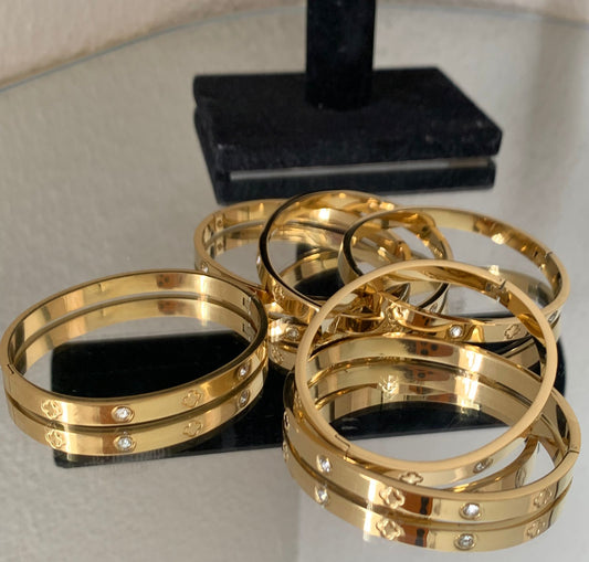 Royal Clover Bangles