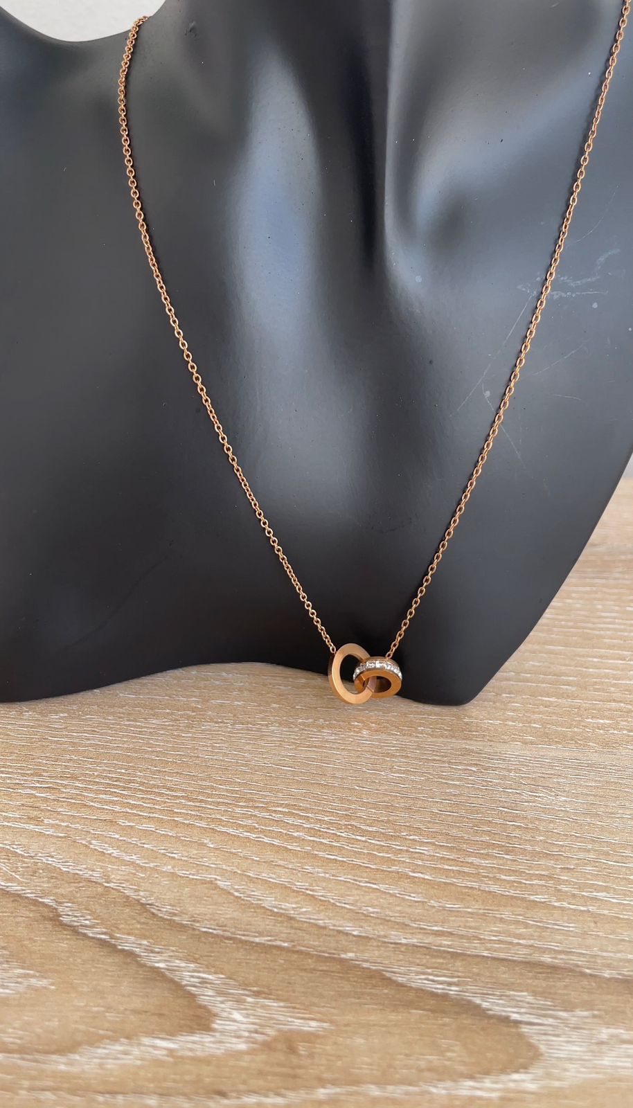 Minimal Roman Pendant Necklaces (4pc)