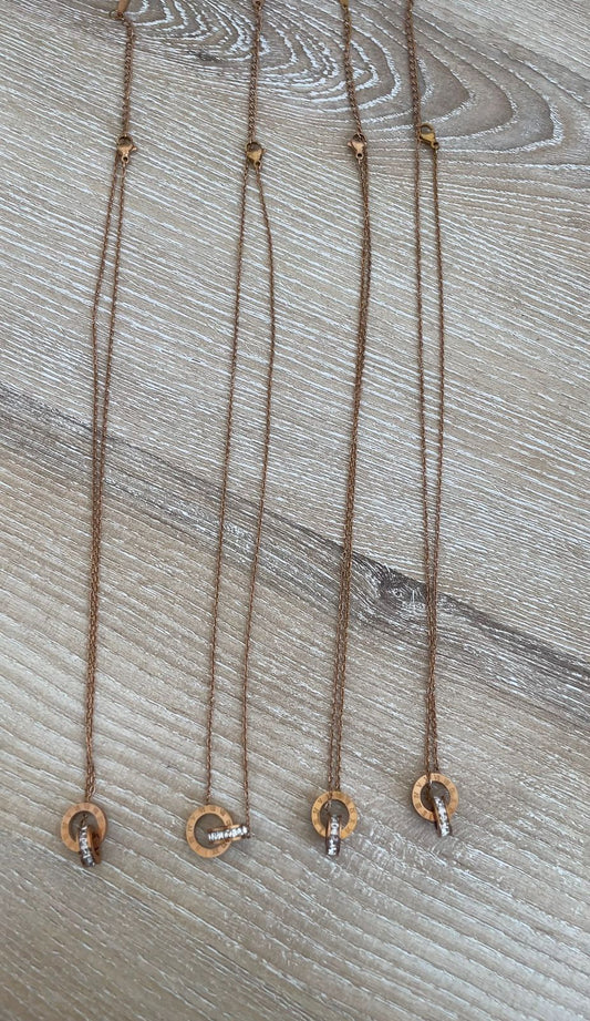 Minimal Roman Pendant Necklaces (4pc)