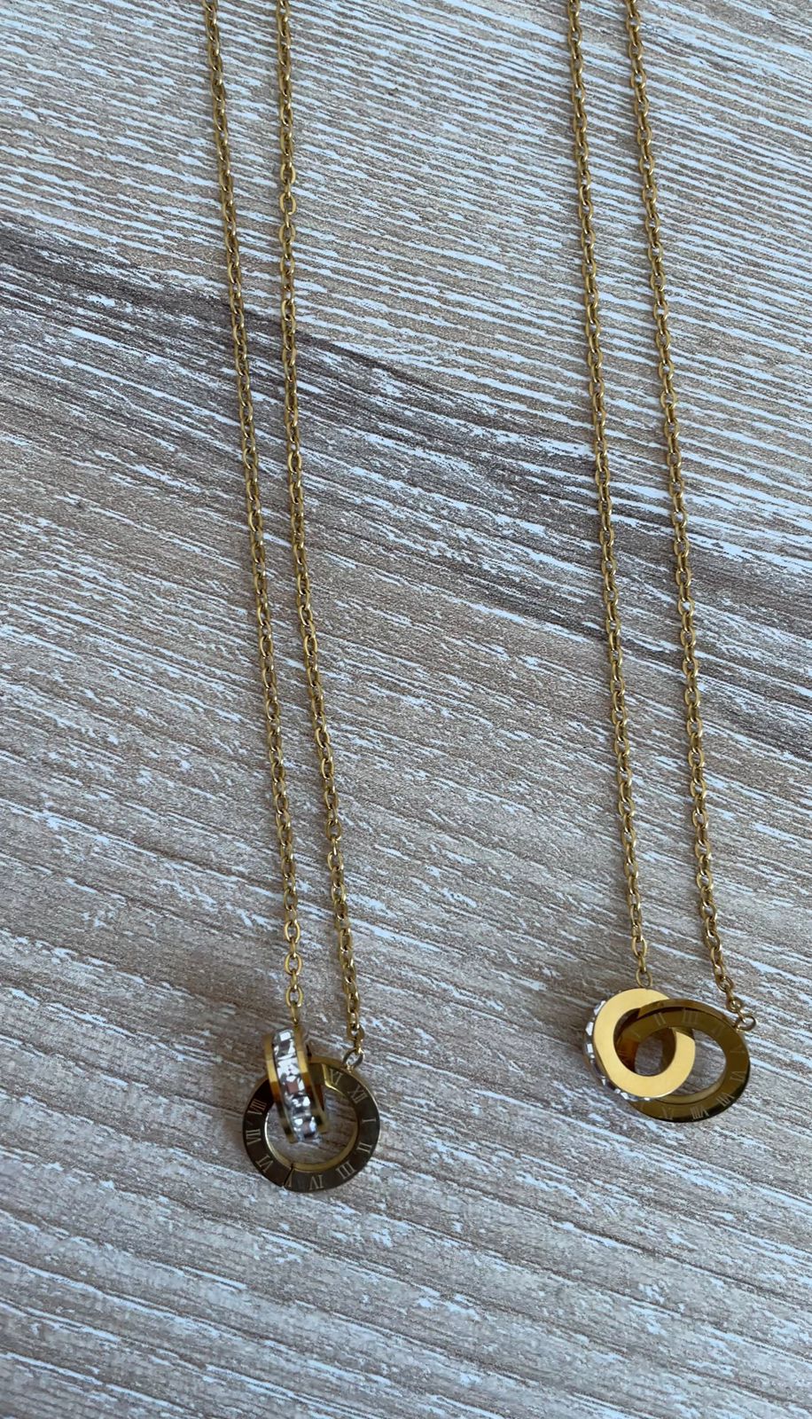 Minimal Roman Pendant Necklaces (4pc)